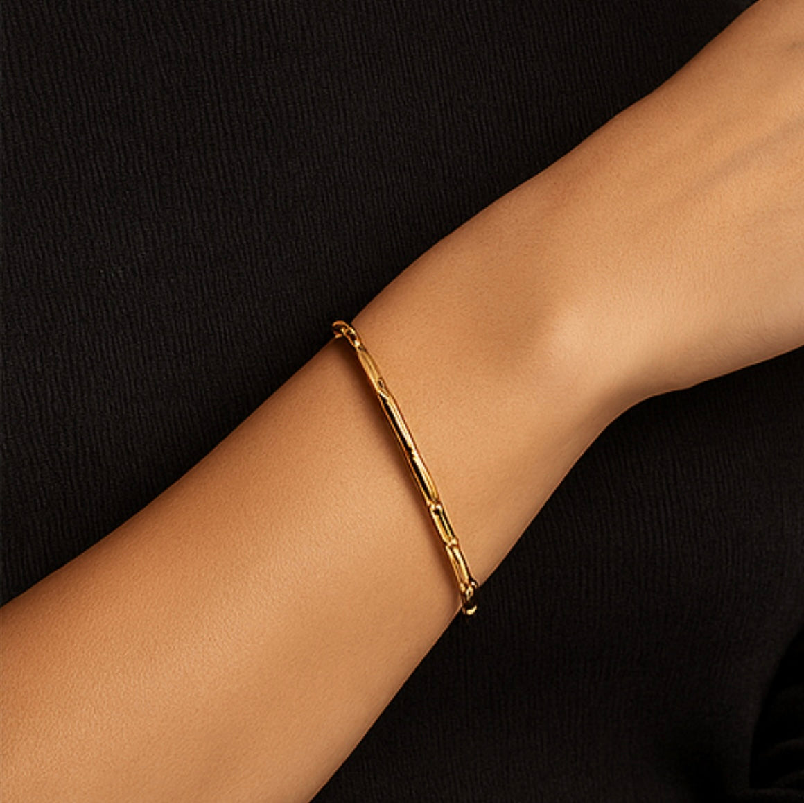 Vitalaen Auric Crest Bangle - Golden Poise – Limited Edition
